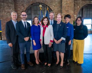 Governor Kathy Hochul announces18,000 jobs available to asylum seekers and migrants as part of statewide initiative to move individuals out of shelter and into independent living at Hot Bread Kitchen in Chelsea Market (Susan Watts/Office of Governor Kathy Hochul